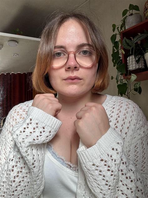 Emma Clarke (@sweetangelemma) on Threads in 2025 | Feminine beauty, Beautiful women pictures, Emma