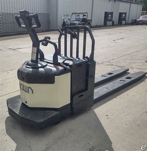 2001 Electric Crown PE3560-60 Electric Walkie/Rider Pallet Jack