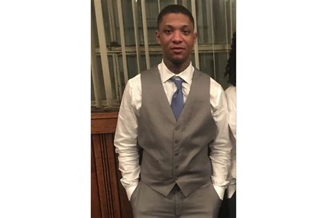 Convicted Murderer Derrick Groves Eludes Law Enforcement As Last New ...