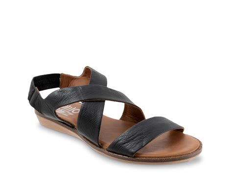 Bueno Dawn Wedge Sandal - Free Shipping | DSW