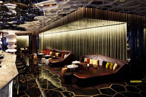 高尔夫庄园900平别墅新中式风格餐厅长条桌椅设计_别墅设计图