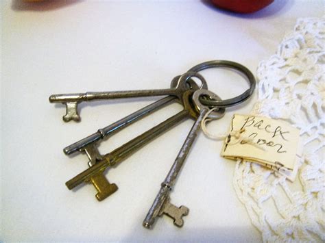 Vintage Skeleton Keys Key to Her Heart Old Skeleton Keys | Etsy