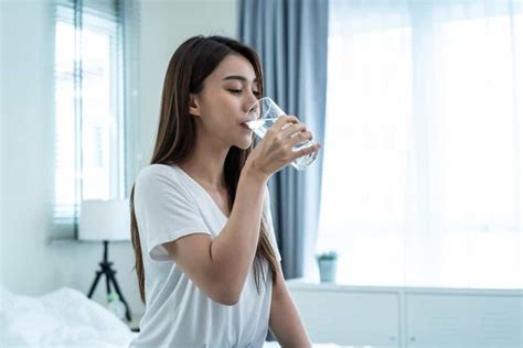 人一天要喝多少水？多喝水的8大好處！教你喝水量計算公式