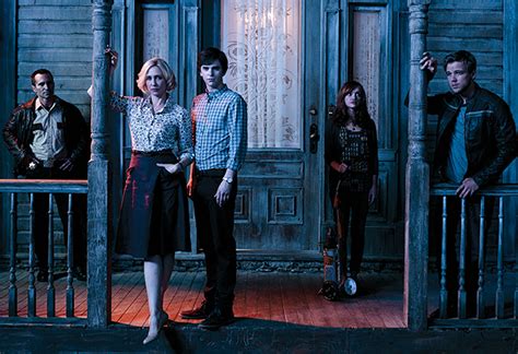 Bates Motel Interview: Vera Farmiga & Kerry Ehrin Talk Season 2 and ...