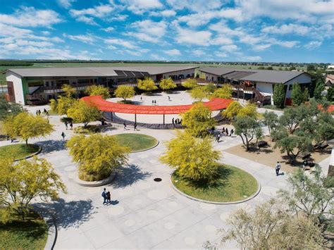 De la cuna a la carrera | Wonderful CSR