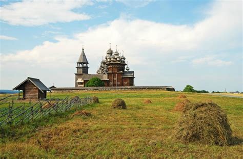 UNESCO Heritage in Russia Tour | Visit Moscow, Novgorod, Kizhi, St ...