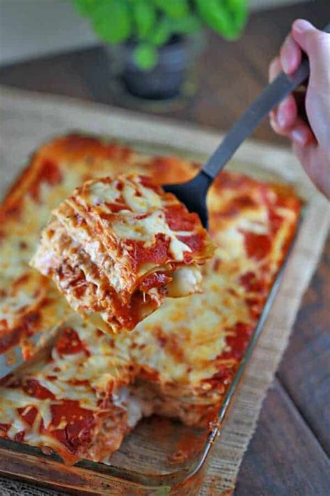 Easy Italian Recipe for Lasagna with Meat Sauce   Jessica  