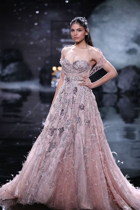 Dolly J - Aris Gown - Elahe