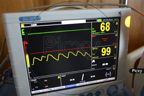 Hospital Heart Rate Monitor Machine