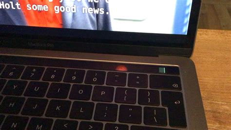 Touchbar malfunctioning when keyboard light is off. Macbook Pro 2018 ...