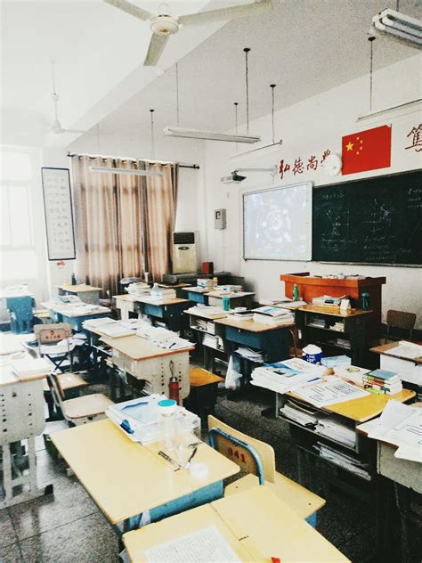90年代轰动教育界的黄冈中学为什么一蹶不振？真的不行了吗？_腾讯新闻