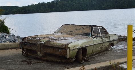 Body of man missing since 1972 found in submerged car
