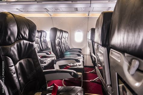 Economy Class Sign 的图像结果