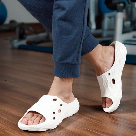Men Sculpted Hydro Comfort Slides – Carlton London Online