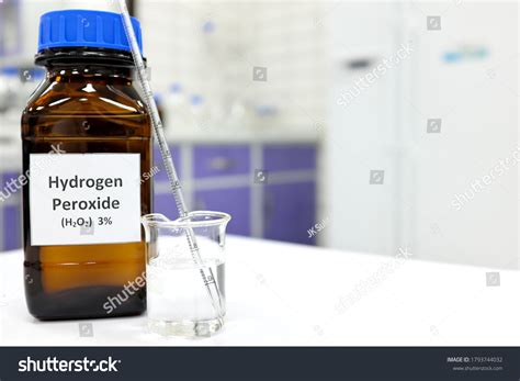 1,726 imágenes de Hydrogen peroxid - Imágenes, fotos y vectores de stock | Shutterstock