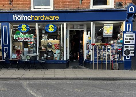 Local Hardware Store 的图像结果