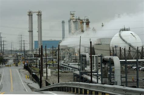 Delaware environmental officials cite former Sunoco refinery