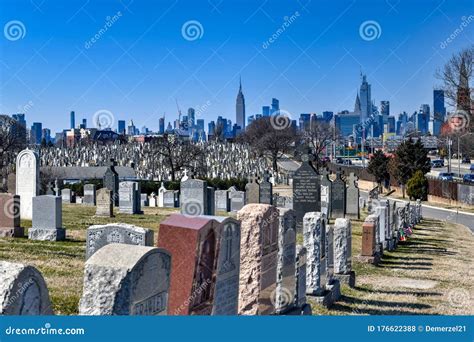 Calvary Cemetery - New York City Editorial Stock Photo - Image of ...