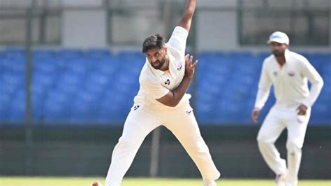 Auqib Nabi removes Karun Nair & R Smaran with back-to-back dream ...