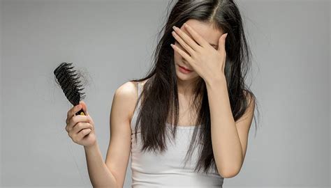 每天头发一抓掉一大把，预防和解决脱发，做好这7件事