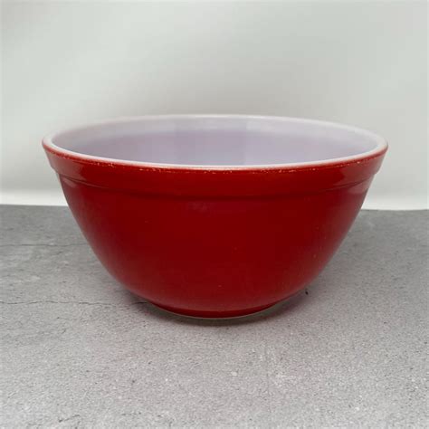 Primary Red Pyrex #402 Bowl of the Nesting Bowl Set. 1950s Vintage ...