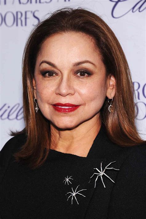 Nancy González se declara culpable de contrabando de bolsos