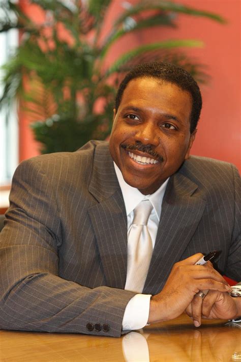 Creflo Dollar Attempts To Crowdfund $65 Million For Private Jet ...
