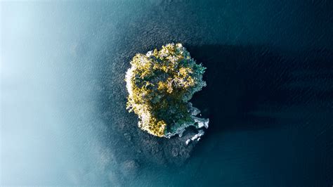 Download wallpaper 2048x1152 island, aerial view, rocks, sea ultrawide ...