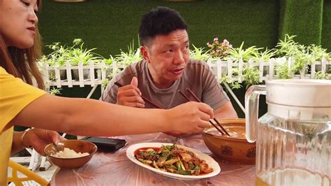 毛哥旅行记带你看中国：绵阳生意最好的苍蝇馆子！ - YouTube