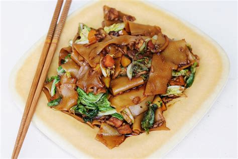 Chinese Wide Rice Noodle Dishes at Brooke Rentoul blog