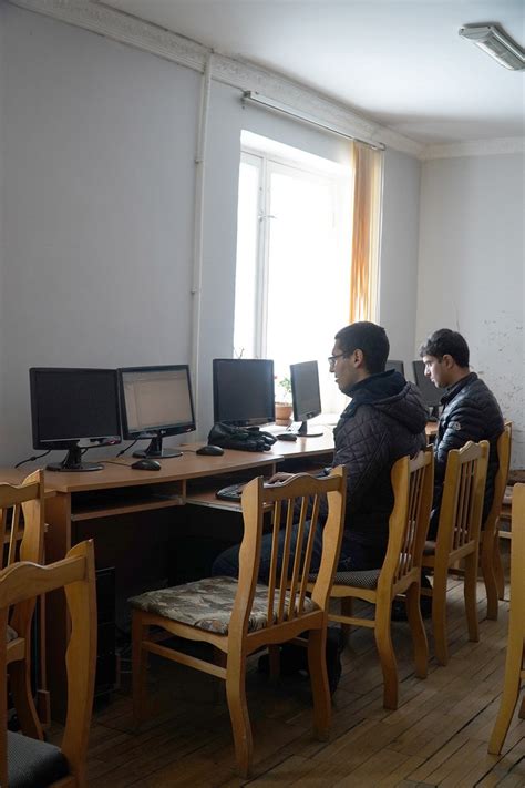 Charusat University Computer Lab 的图像结果