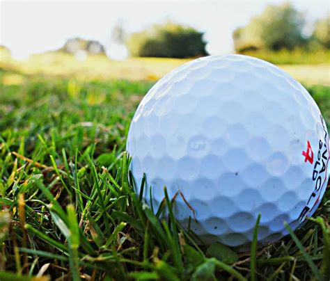 How to Choose a Golf Ball