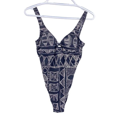 Features: • Profile by Gottex swimsuit • Size US... - Depop