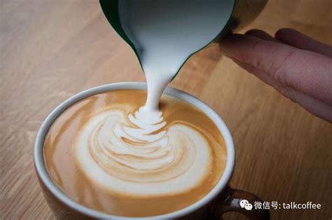 德龙E LattePlus一键奶咖全自动咖啡机评测 德龙咖啡机怎么样 - 值得荐