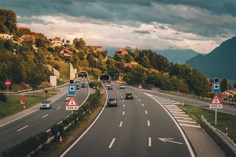 Tips for driving and parking in Switzerland | Expatica