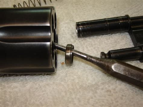 Revolver Disassembly 的图像结果