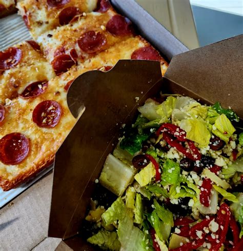 Motor Town Pizza - Gluten-Free Friendly Pizza Restaurant in Richmond Heights, MO