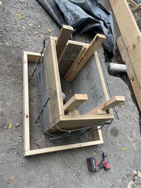 Formwork carpenters how often would you strongback? 16’x16’ : r/Concrete