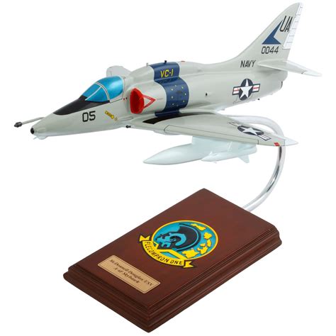 Mastercraft Collection A-4F Skyhawk USN Scale: 1/32 : Amazon.in: Home ...