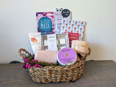 21 Winter Self-Care Gift Basket Ideas That Make the Perfect Gift