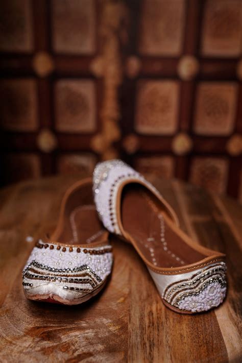 White Sequin Embellished Bridal Juttis – Fashiyano