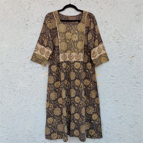VEENA - Pure Cotton Vanaspati With Thread Stripes Embroidered Yoke And ...
