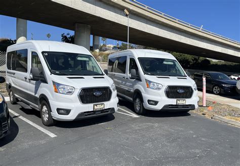 Rent a 15 Passenger Van 的图像结果