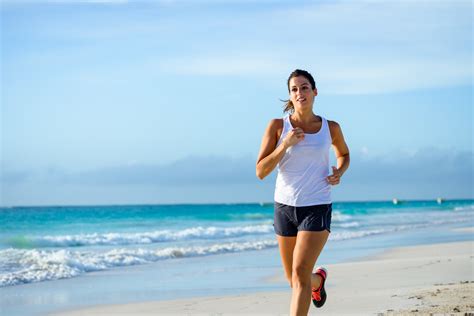 Running at the Beach 的图像结果