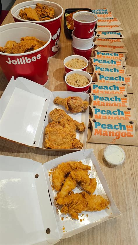 Vicky 🔜 Lace Invaders at Offworld (@vickybunnyangel) / Twitter