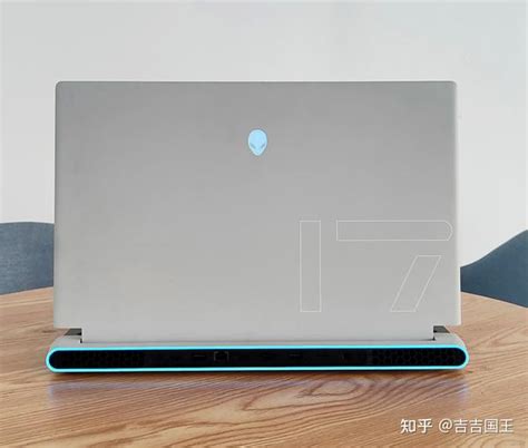 Alienware X17 Stand 的图像结果
