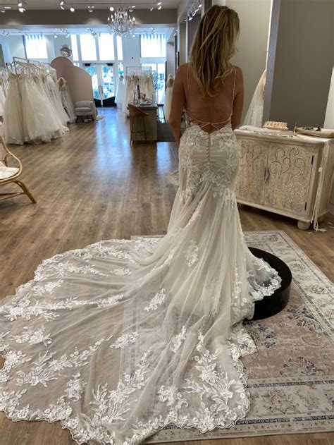 Essense of Australia D2770 New Wedding Dress Save 43% - Stillwhite