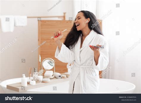 Image result for Toothless Lady Singing