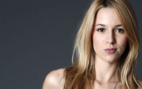 Download Music Alona Tal HD Wallpaper