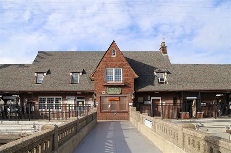 Great Neck LIRR Station - Great Neck Plaza, New York